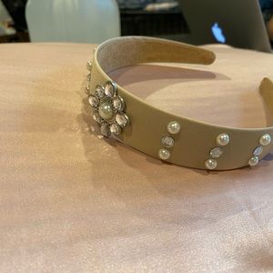 Nude headband with pearl and rhinestone details